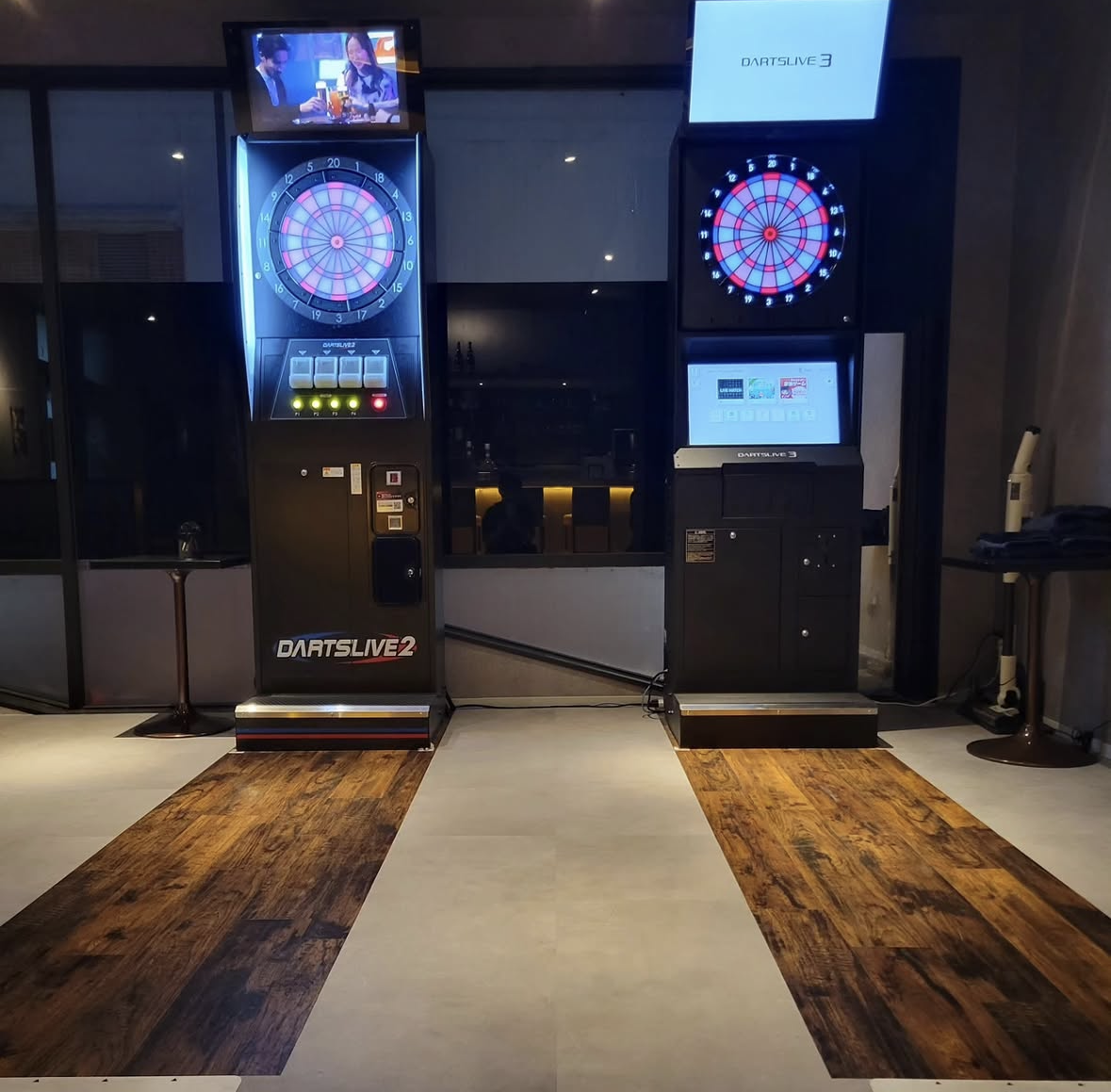 DARTS+BAR BOND 店内
