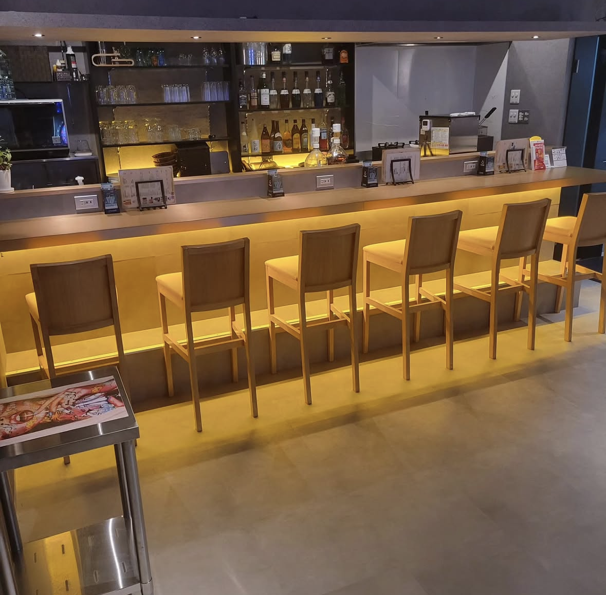 DARTS+BAR BOND 店内
